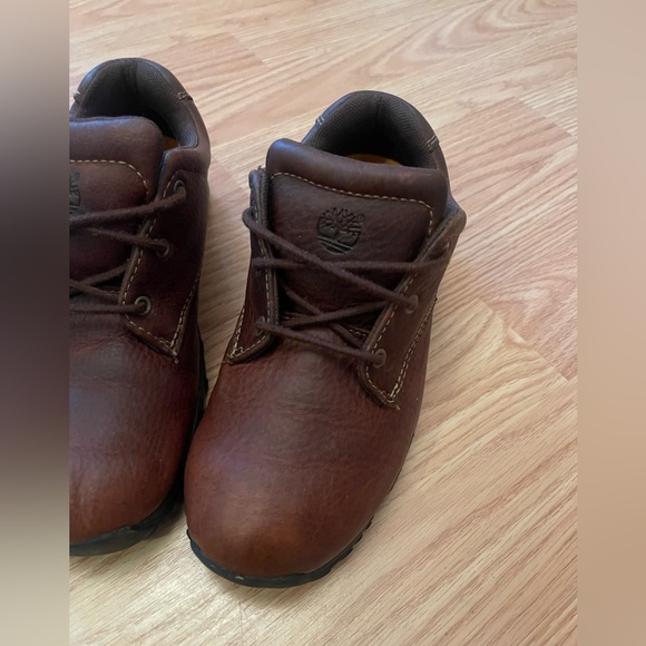 Boys Timberland shoes size 2 - Picture 4 of 9